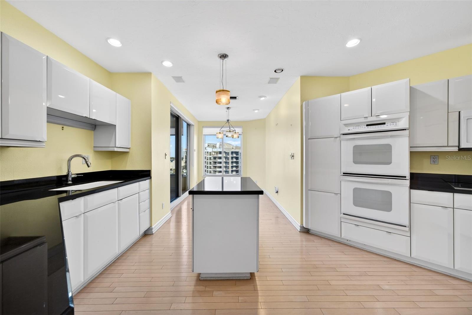 Image 21 of 82 For 500 Palm Avenue 92