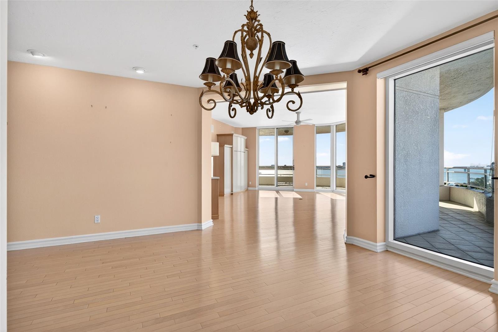 Image 32 of 82 For 500 Palm Avenue 92