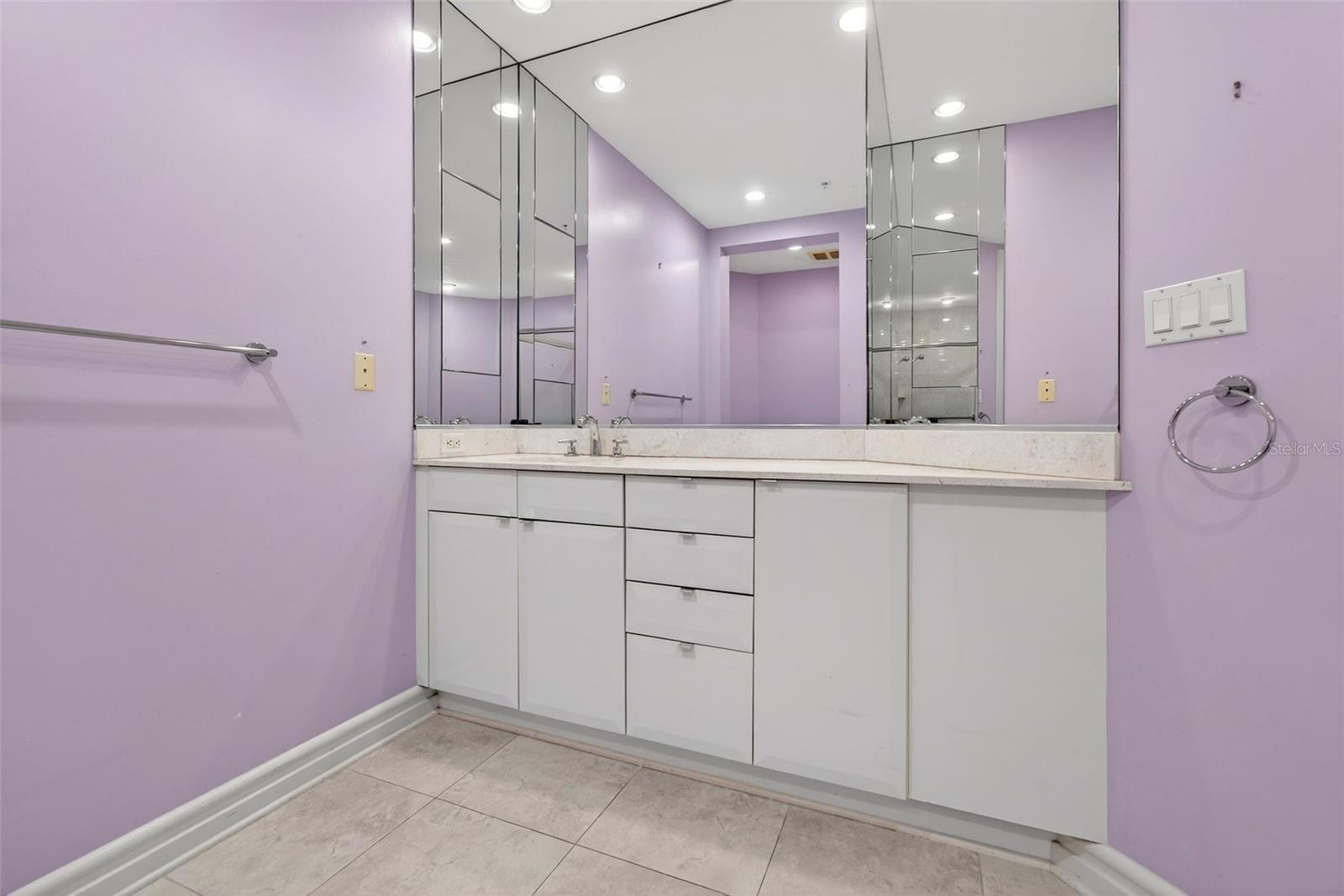 Image 56 of 82 For 500 Palm Avenue 92