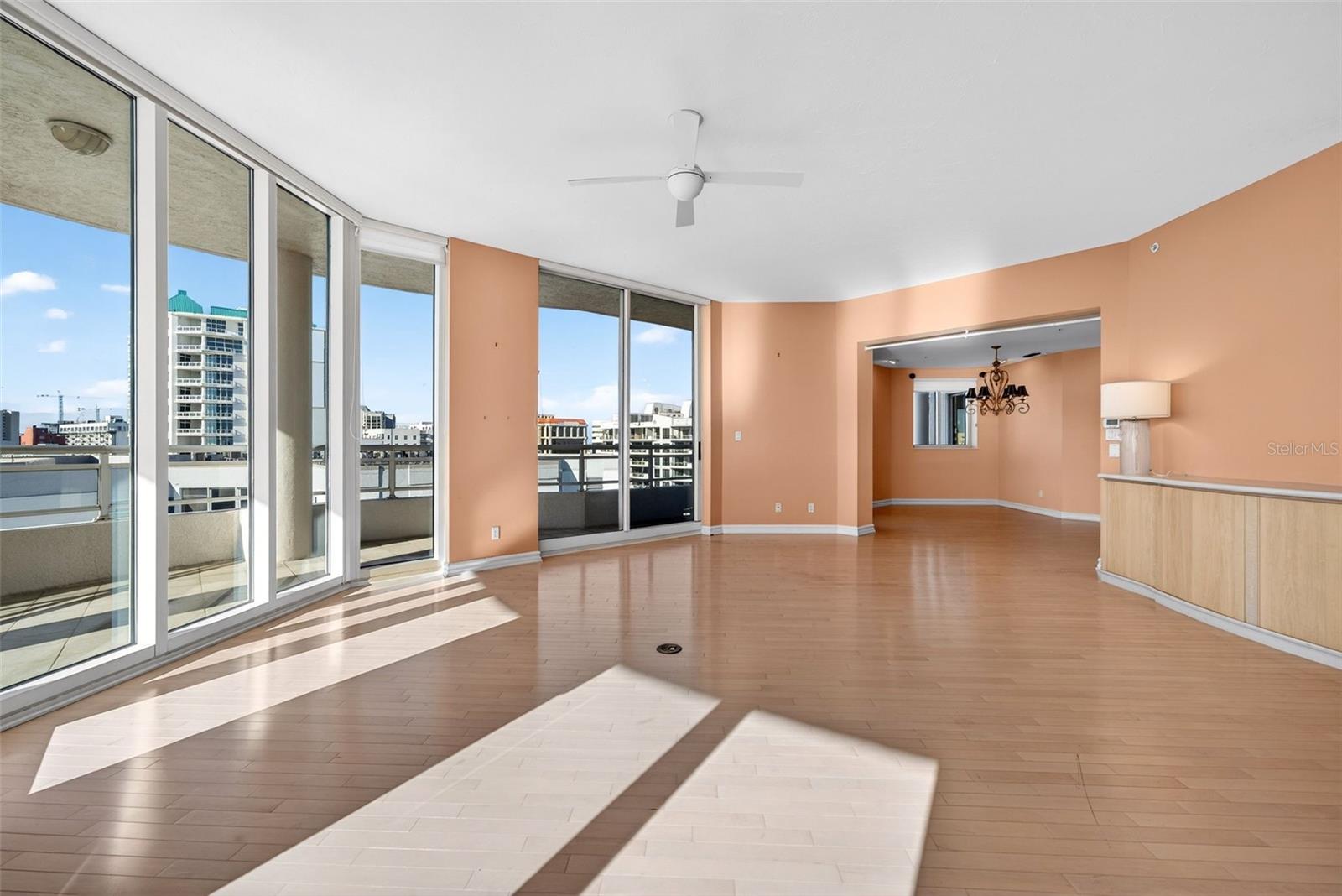 Image 9 of 82 For 500 Palm Avenue 92