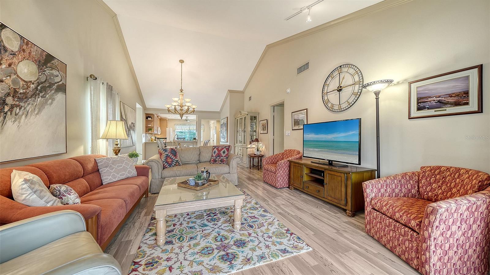 Image 10 of 62 For 6204 Midnight Pass Road 205