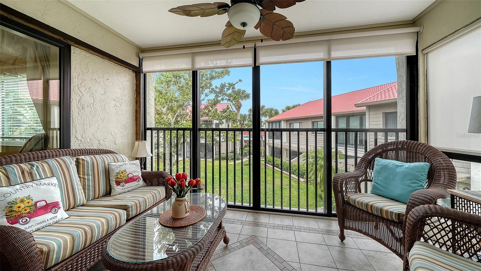 Image 12 of 62 For 6204 Midnight Pass Road 205