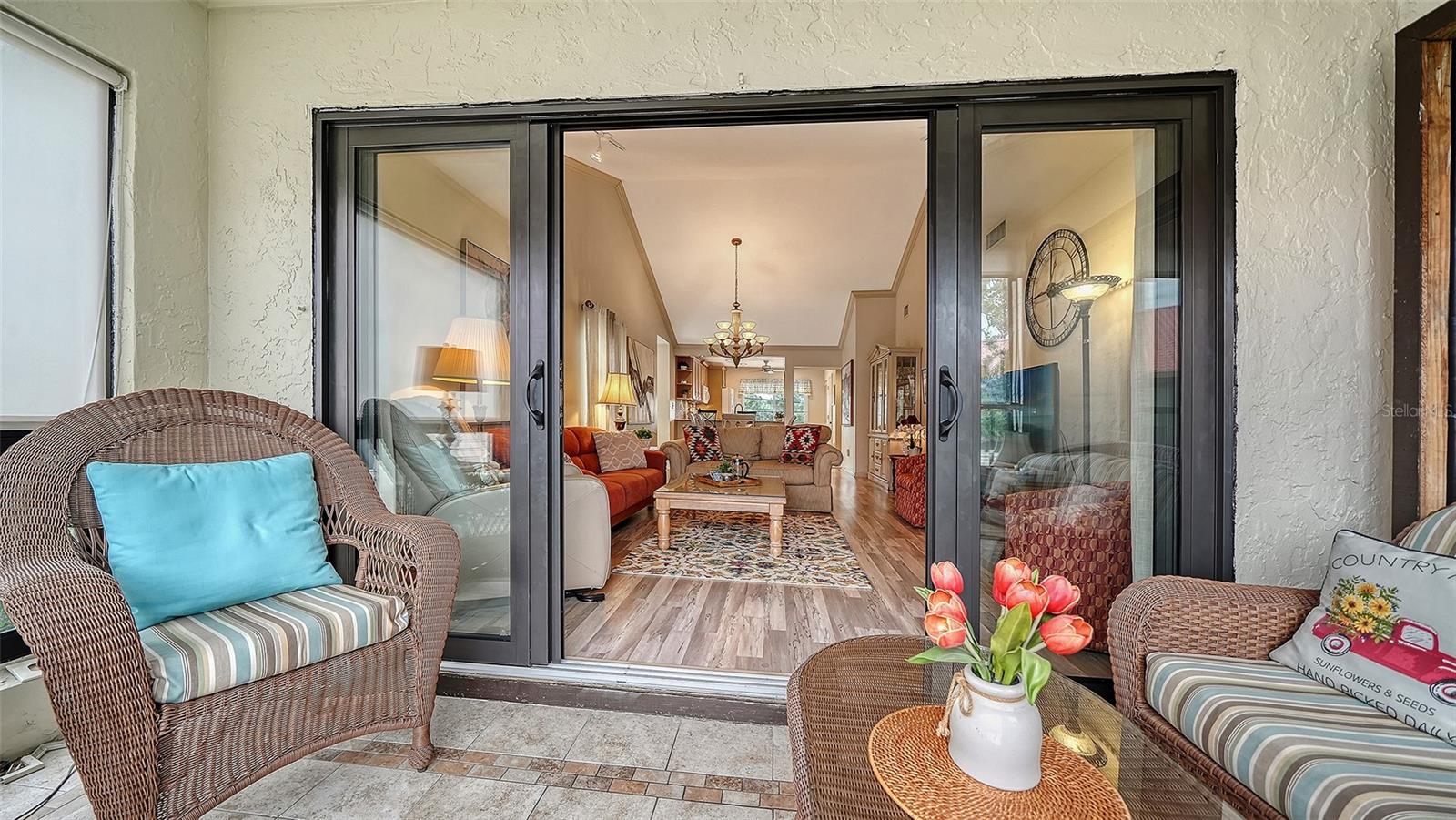 Image 14 of 62 For 6204 Midnight Pass Road 205