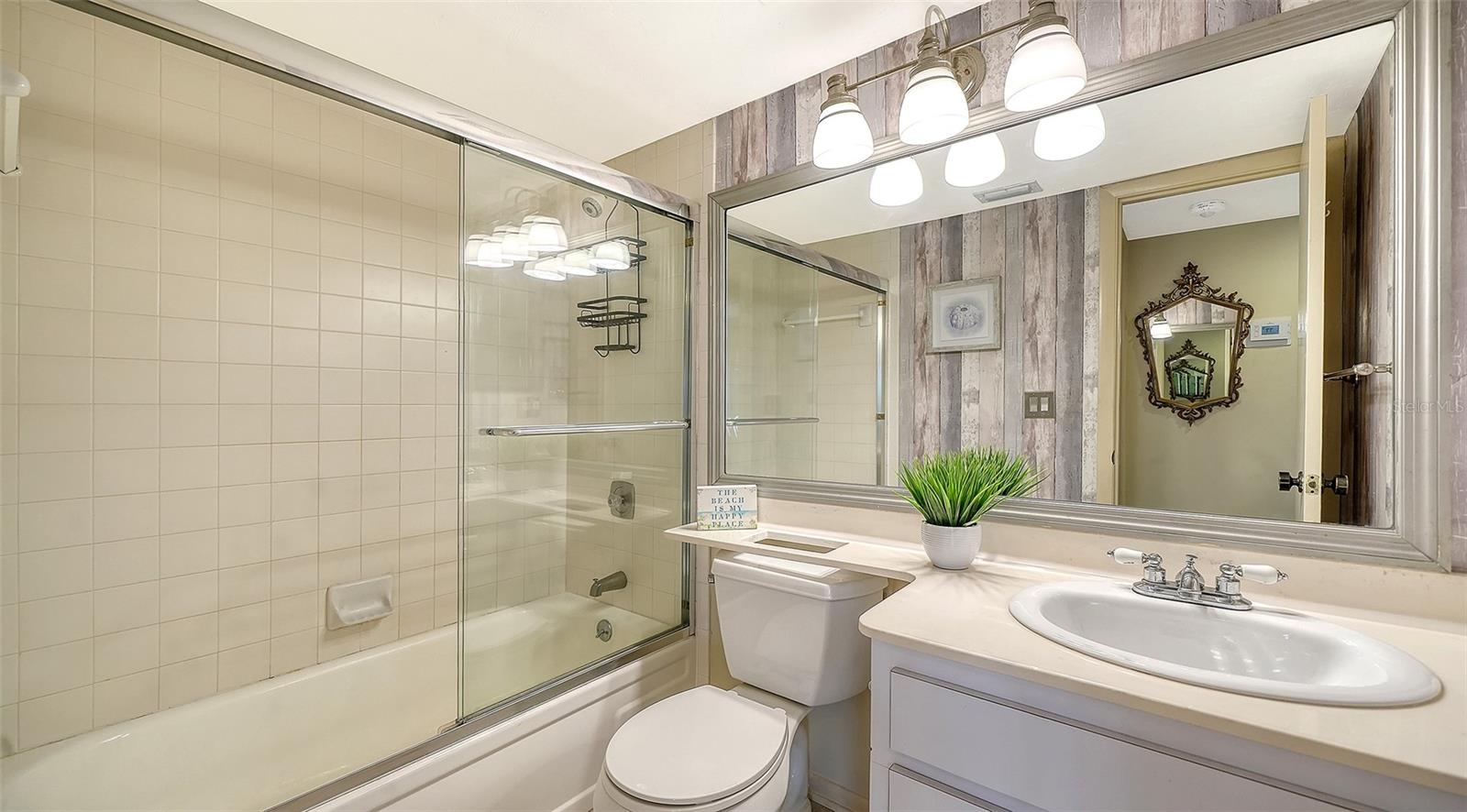 Image 29 of 62 For 6204 Midnight Pass Road 205