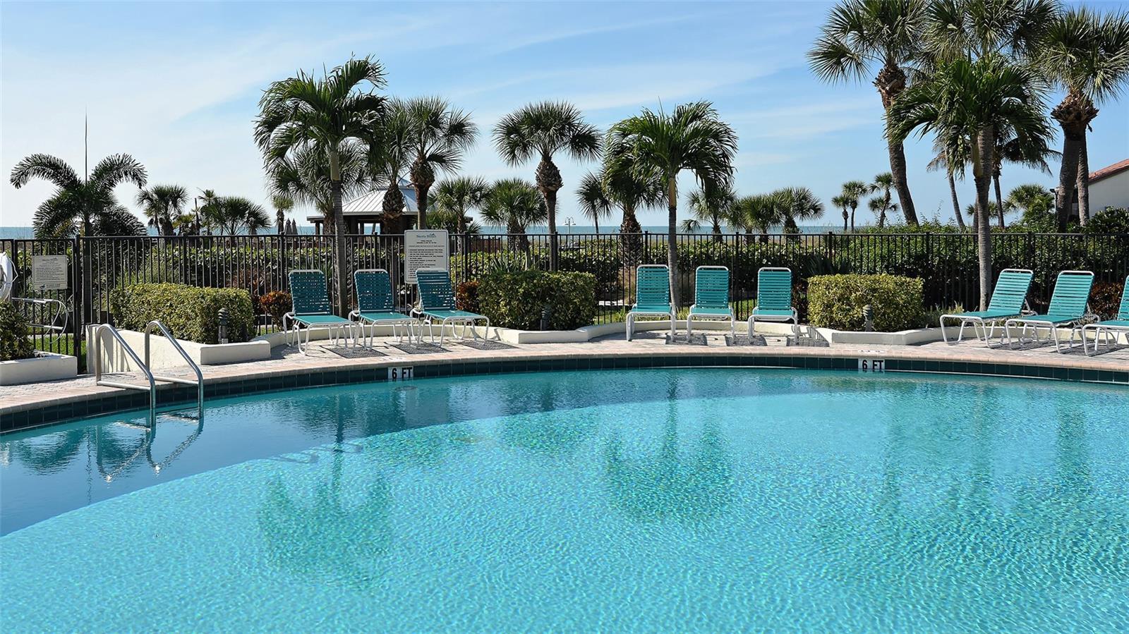 Image 37 of 62 For 6204 Midnight Pass Road 205