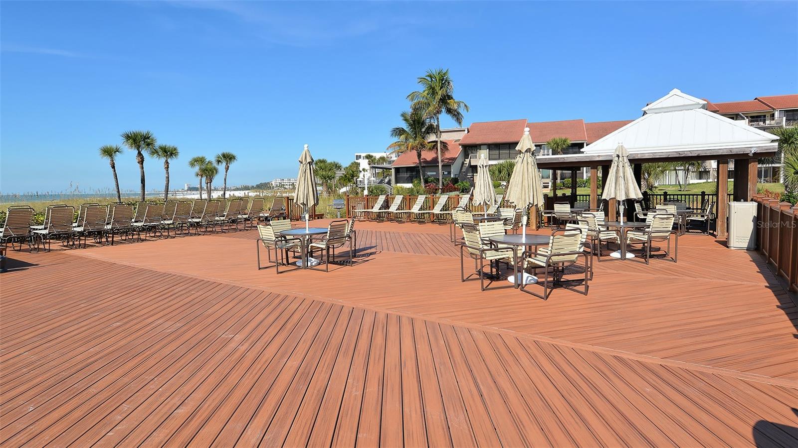 Image 39 of 62 For 6204 Midnight Pass Road 205