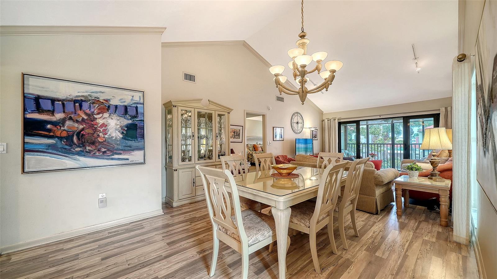 Image 4 of 62 For 6204 Midnight Pass Road 205