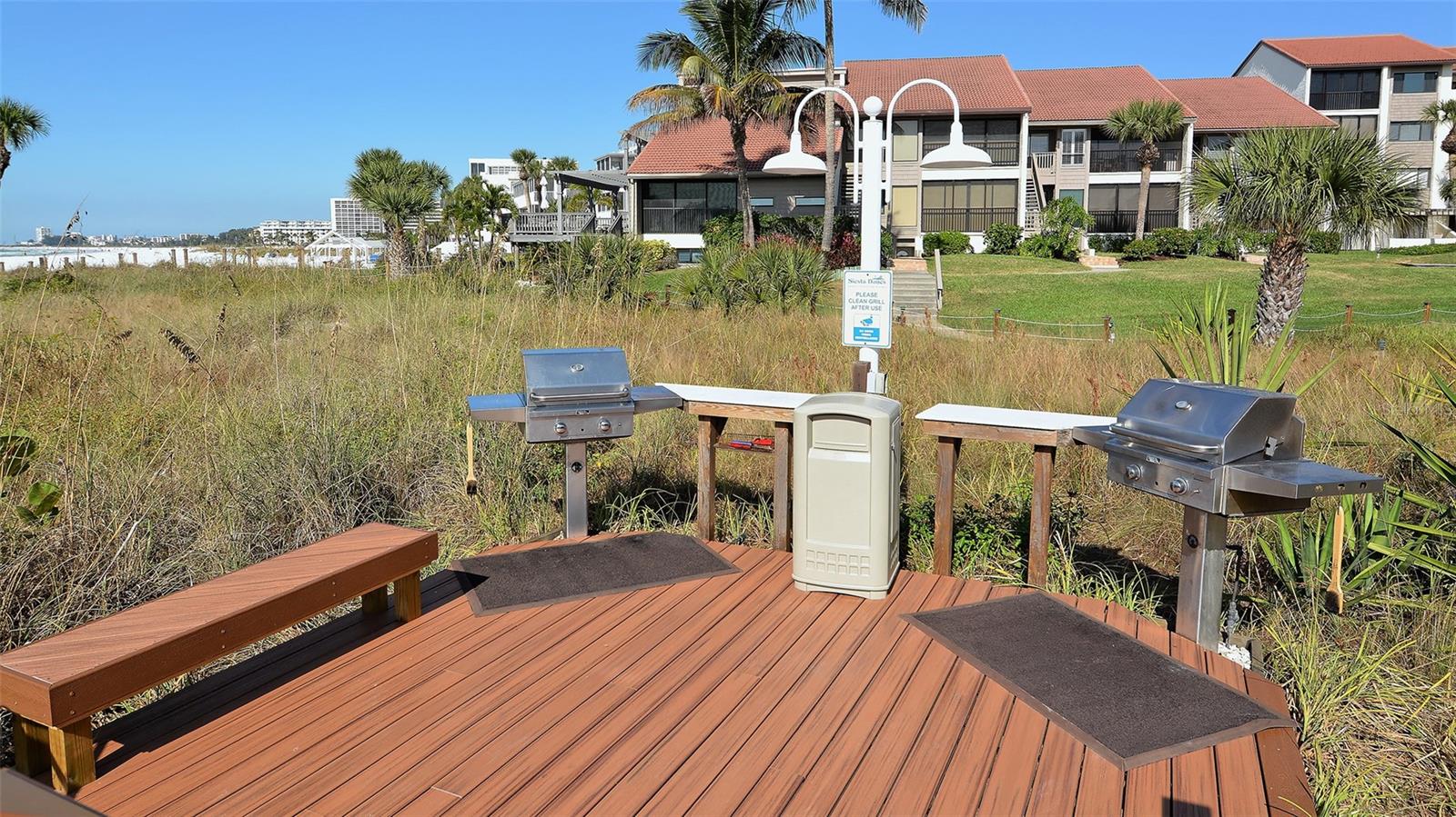 Image 40 of 62 For 6204 Midnight Pass Road 205