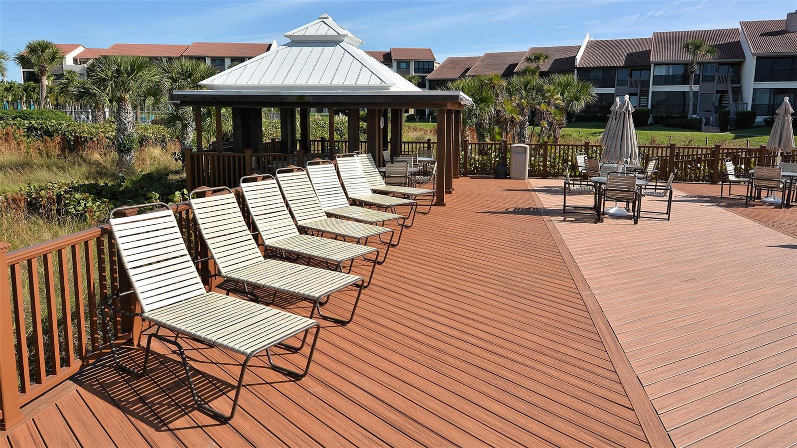 Image 42 of 62 For 6204 Midnight Pass Road 205