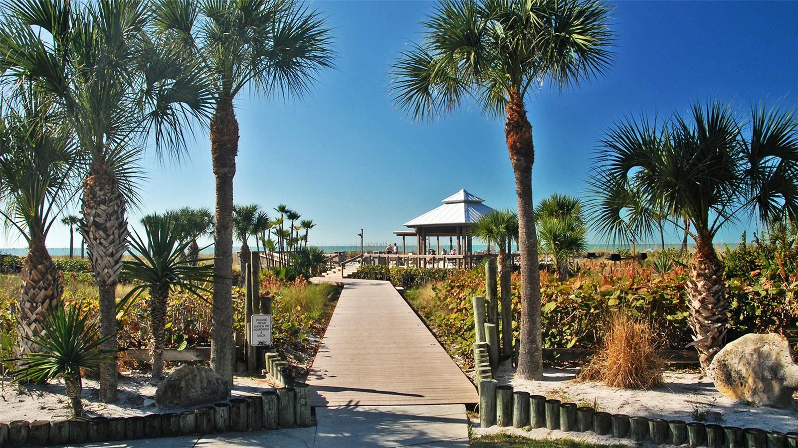 Image 47 of 62 For 6204 Midnight Pass Road 205