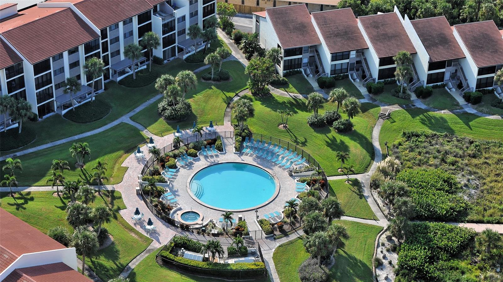 Image 50 of 62 For 6204 Midnight Pass Road 205