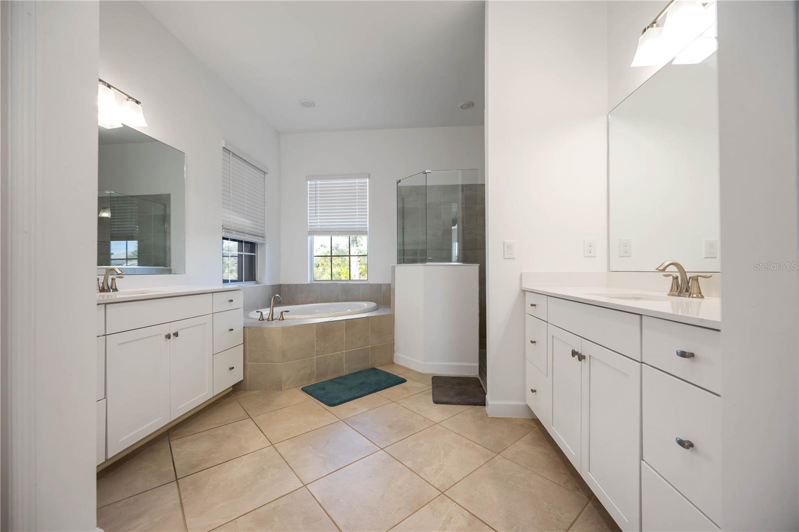 Image 17 of 45 For 10016 Duquesne Street