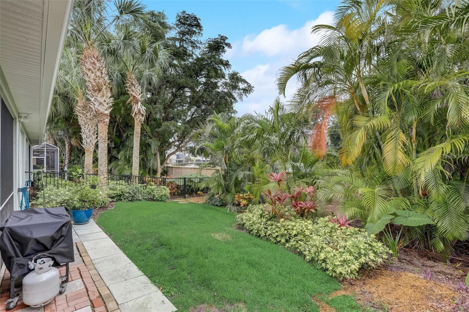 Image 16 of 23 For 3914 Bridlecrest Lane