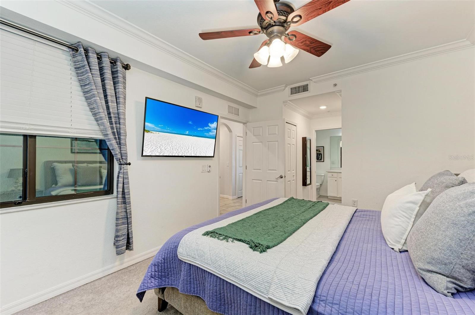 Image 26 of 74 For 17902 Gawthrop Drive 307