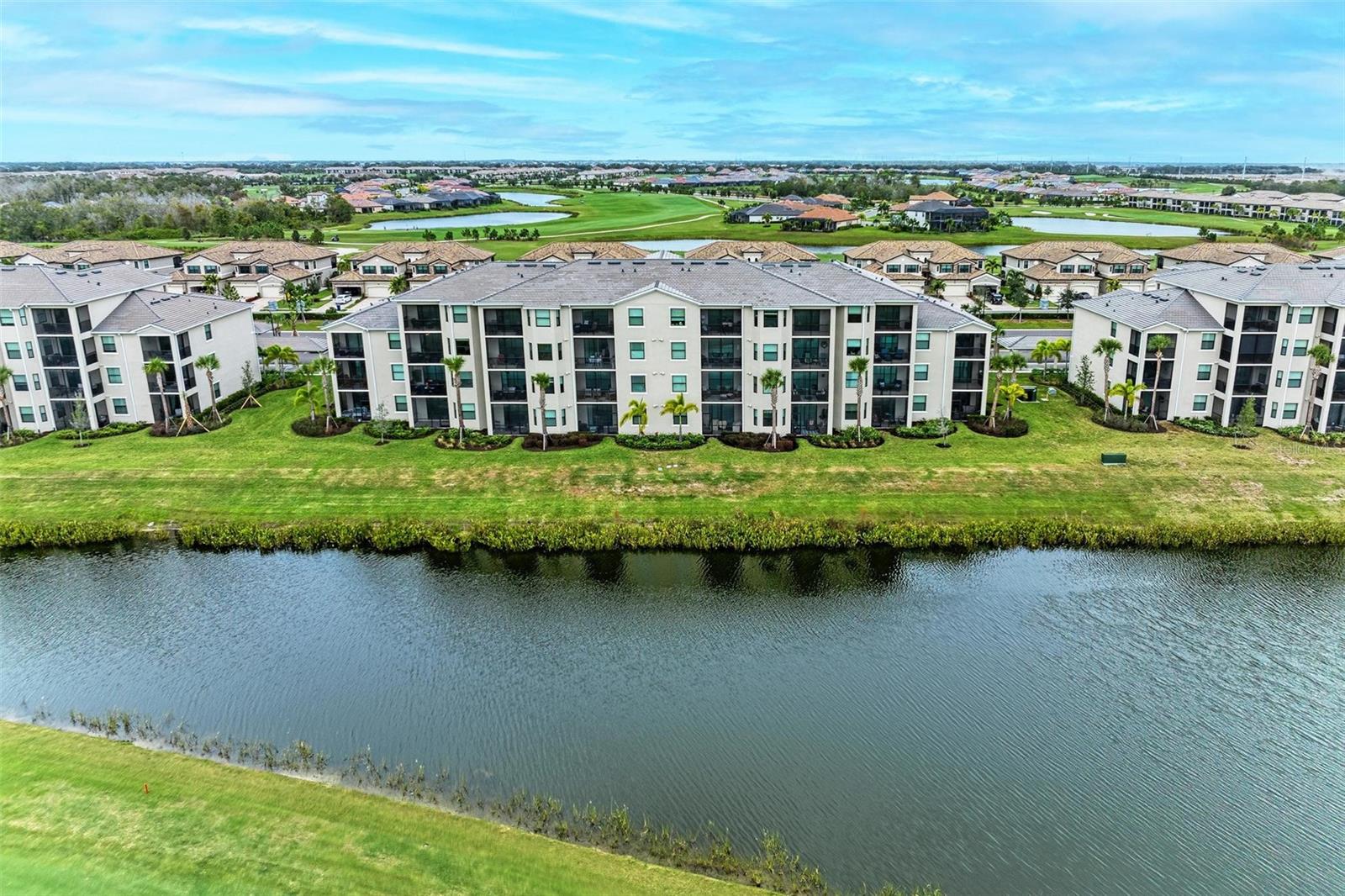 Image 40 of 74 For 17902 Gawthrop Drive 307