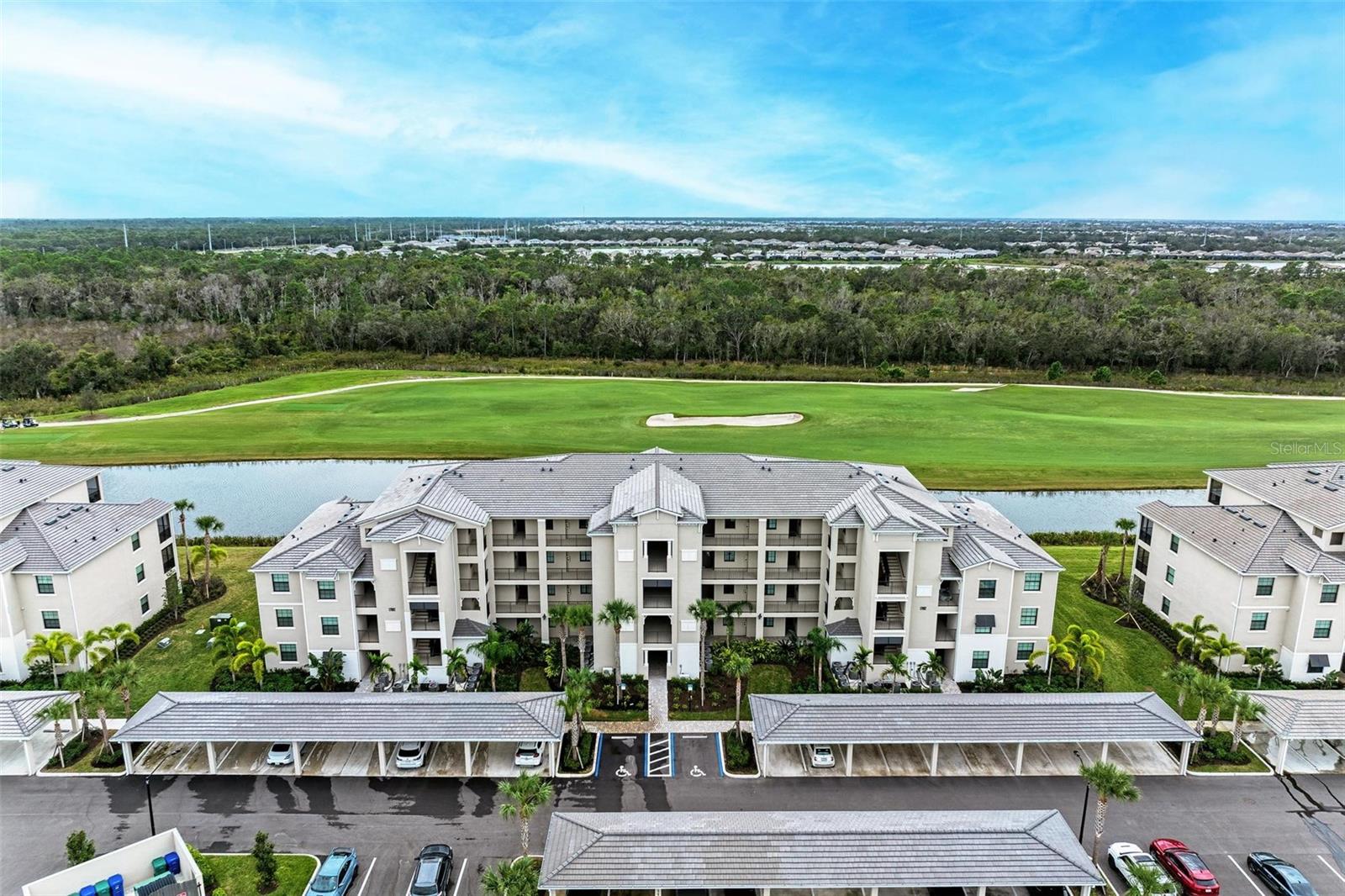 Image 41 of 74 For 17902 Gawthrop Drive 307