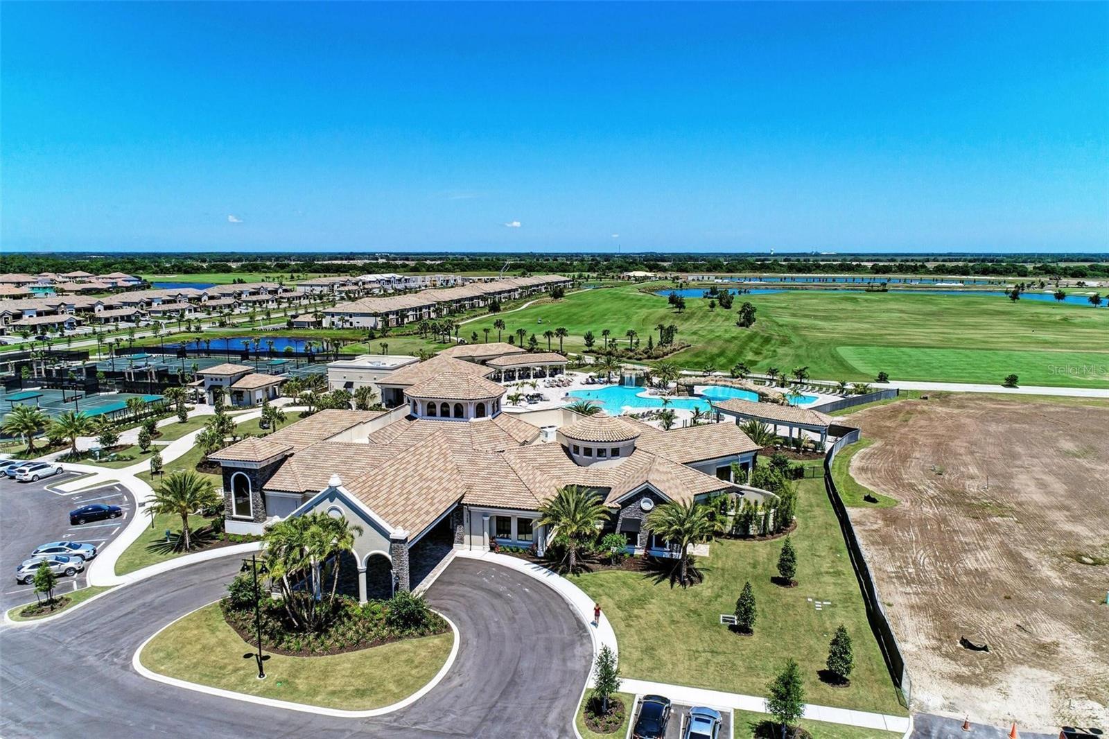 Image 43 of 74 For 17902 Gawthrop Drive 307