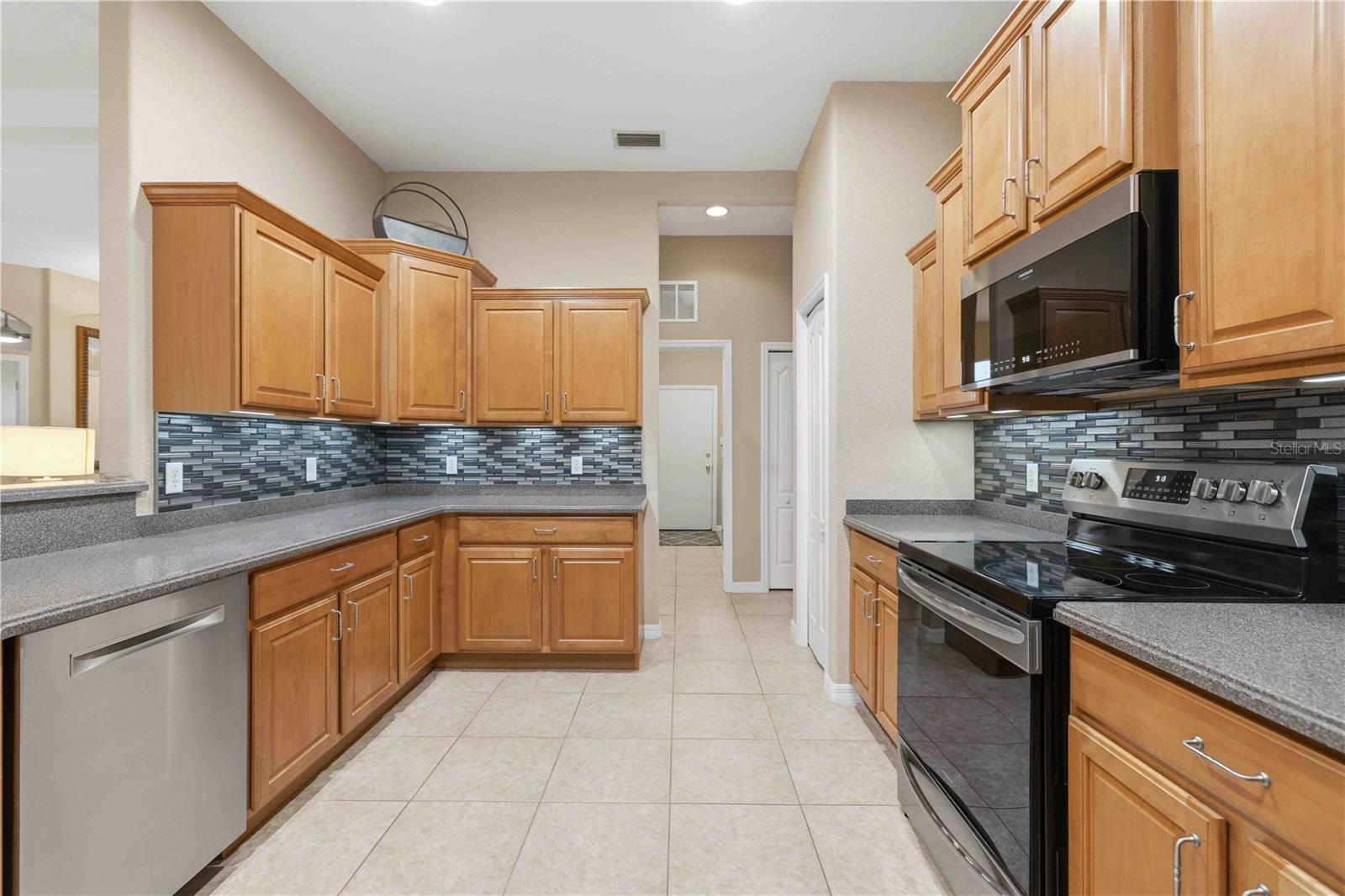 Image 16 of 65 For 9004 Brookfield Terrace