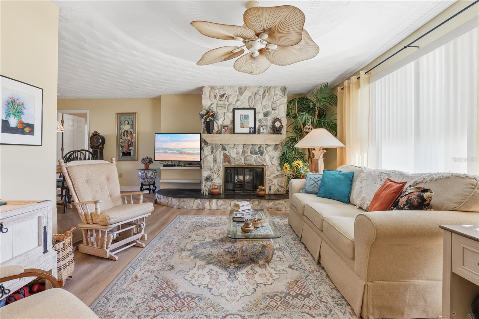 Image 16 of 48 For 15840 Lake Candlewood Drive