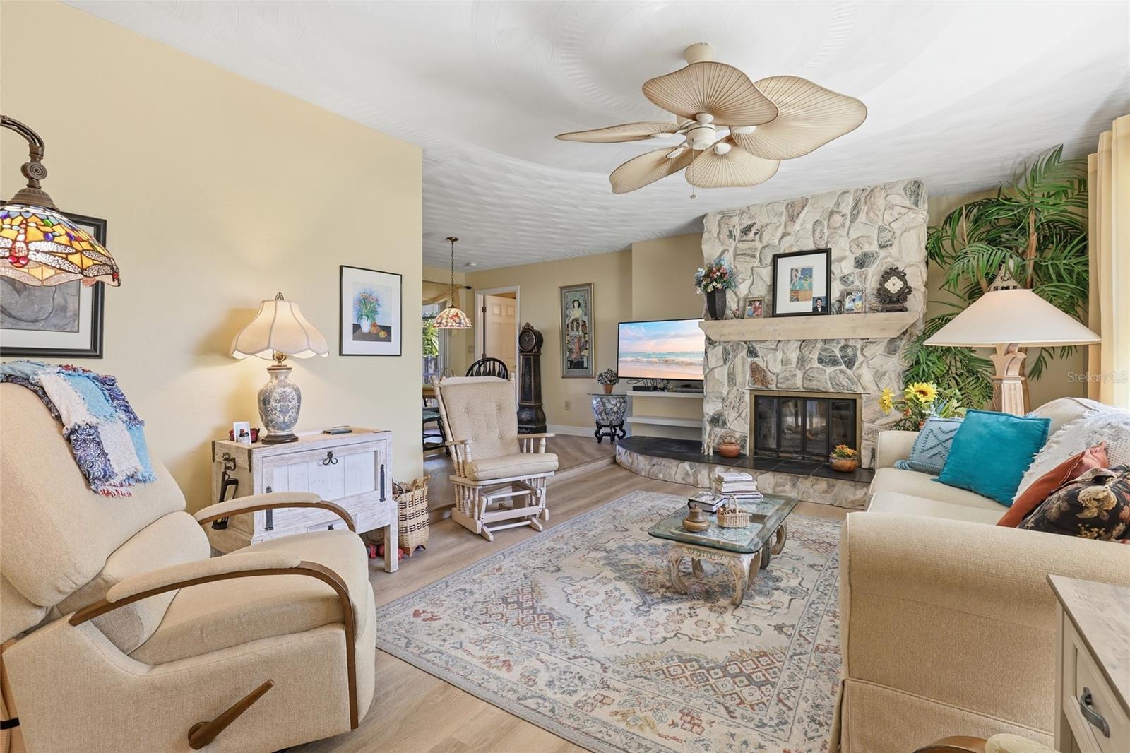 Image 17 of 48 For 15840 Lake Candlewood Drive