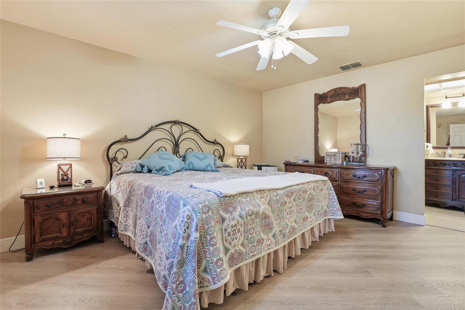 Image 24 of 48 For 15840 Lake Candlewood Drive