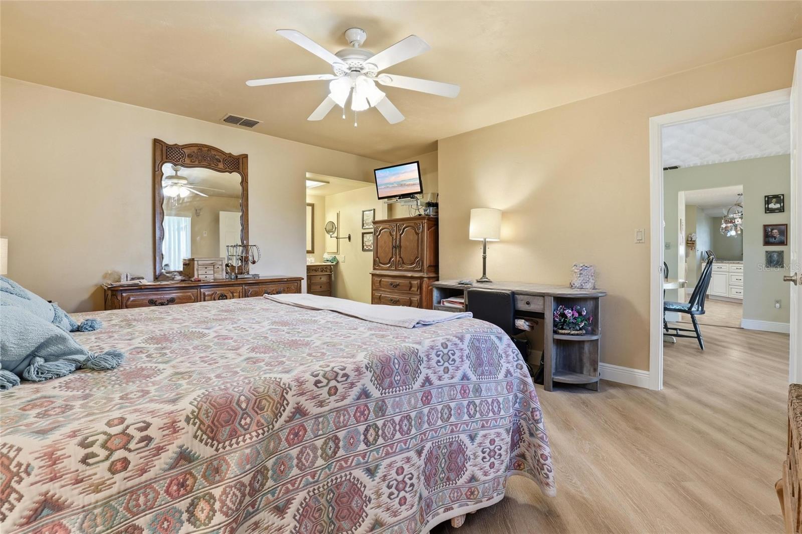 Image 25 of 48 For 15840 Lake Candlewood Drive