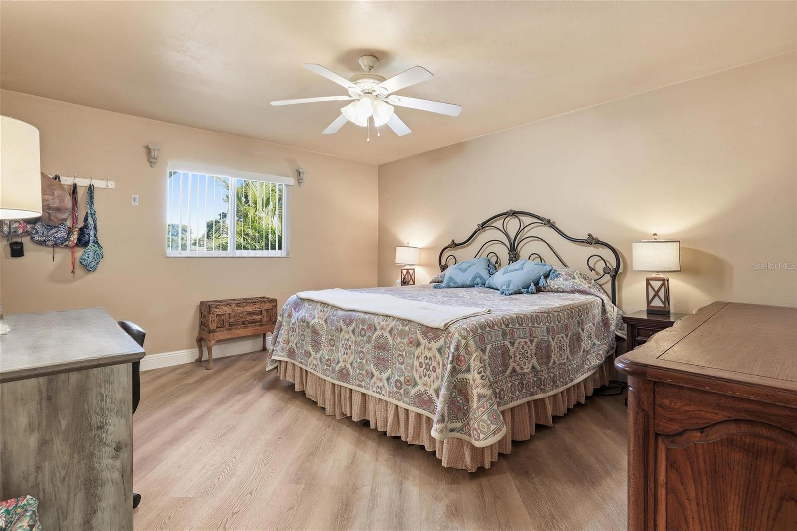 Image 26 of 48 For 15840 Lake Candlewood Drive