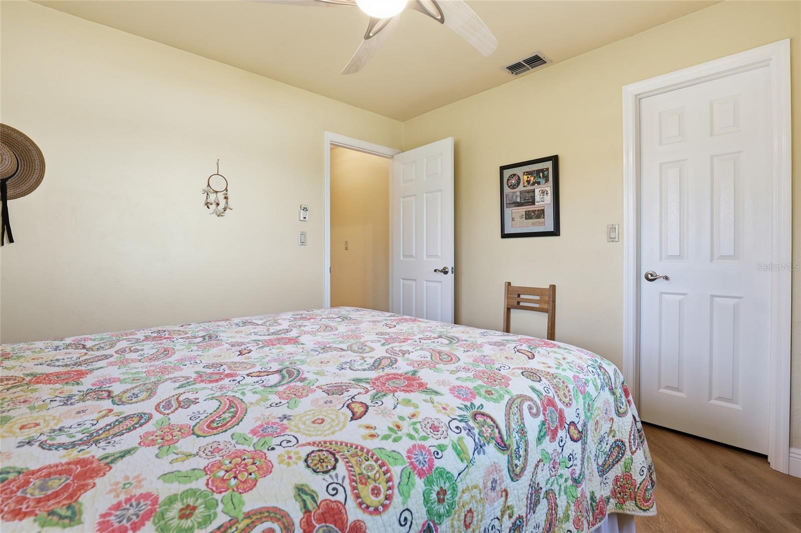 Image 32 of 48 For 15840 Lake Candlewood Drive