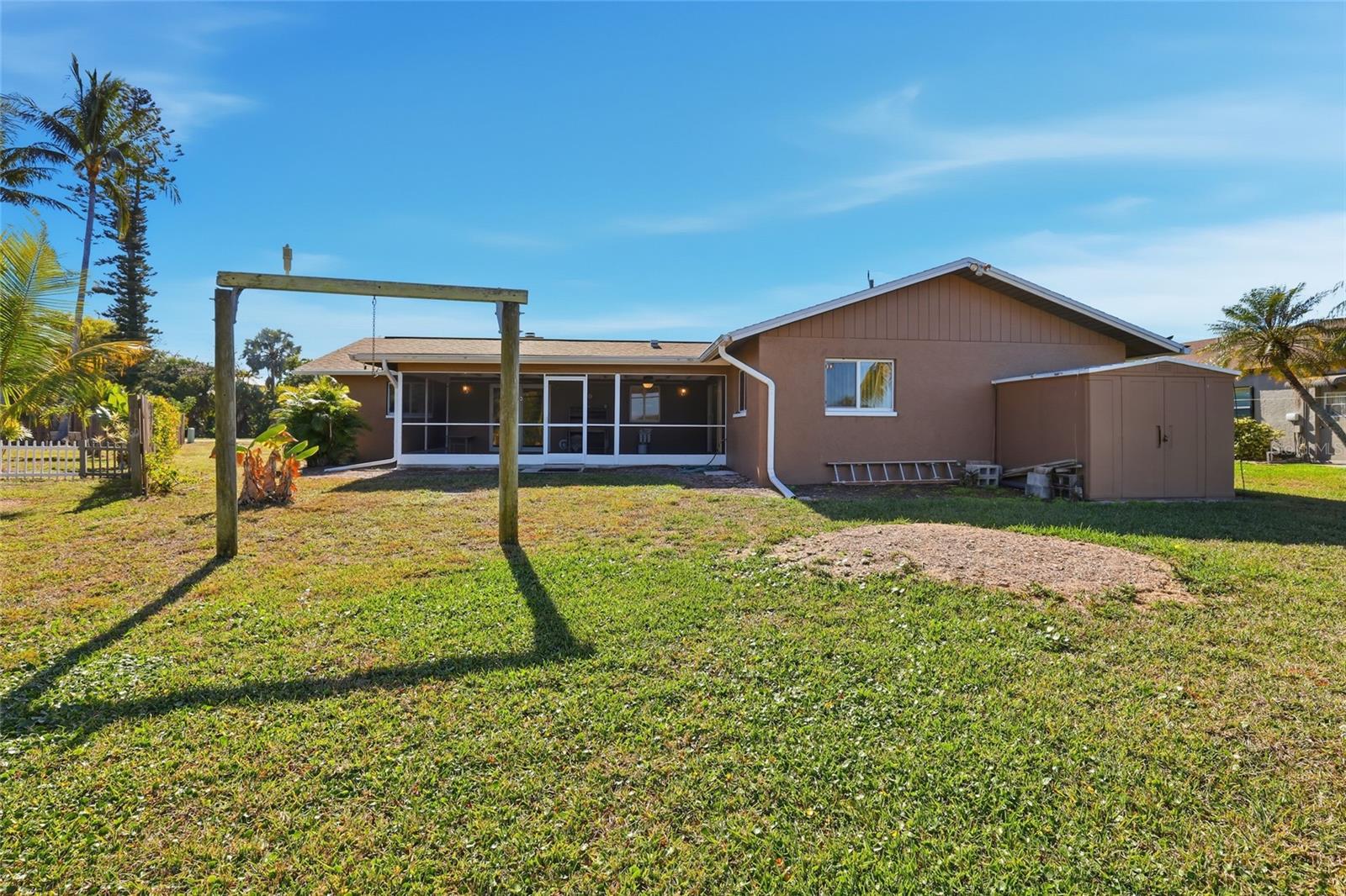 Image 39 of 48 For 15840 Lake Candlewood Drive