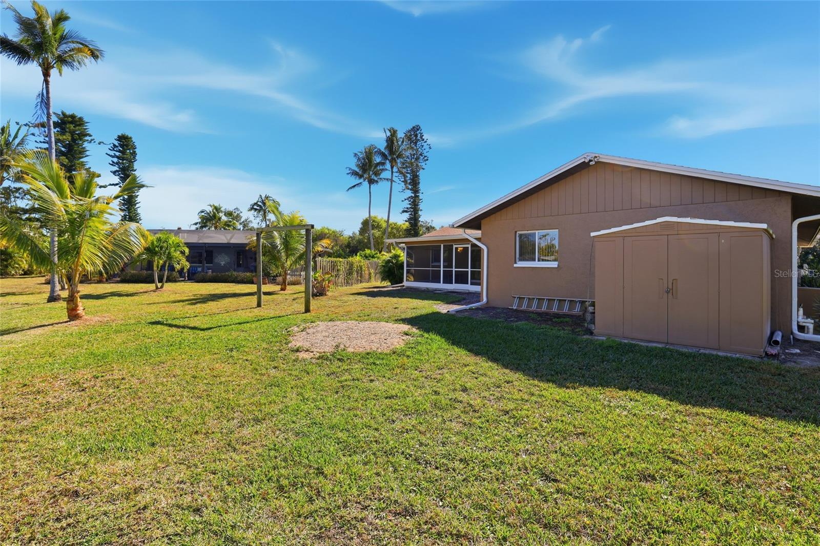 Image 40 of 48 For 15840 Lake Candlewood Drive