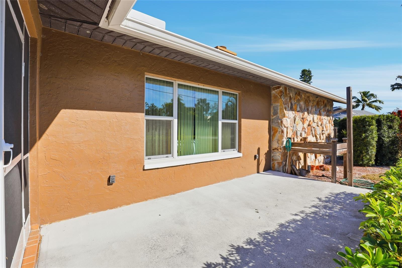 Image 7 of 48 For 15840 Lake Candlewood Drive