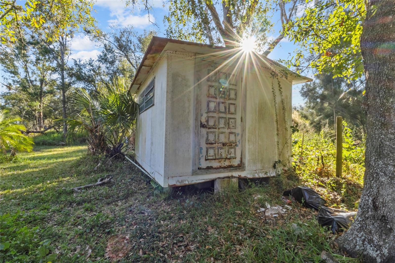 Image 15 of 30 For 1211 Eucalyptus Avenue