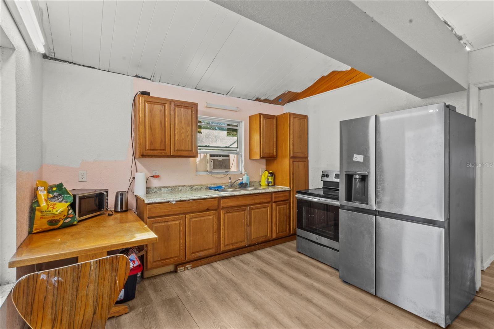 Image 3 of 30 For 1211 Eucalyptus Avenue