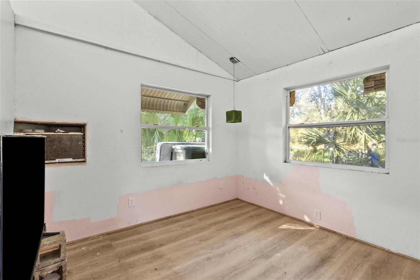 Image 6 of 30 For 1211 Eucalyptus Avenue