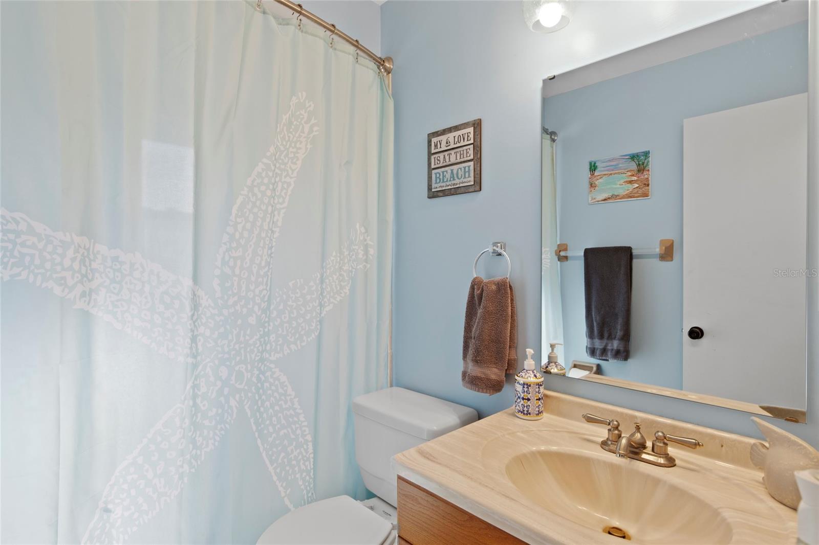 Listing photo id 9 for 1305 Peachfield Drive