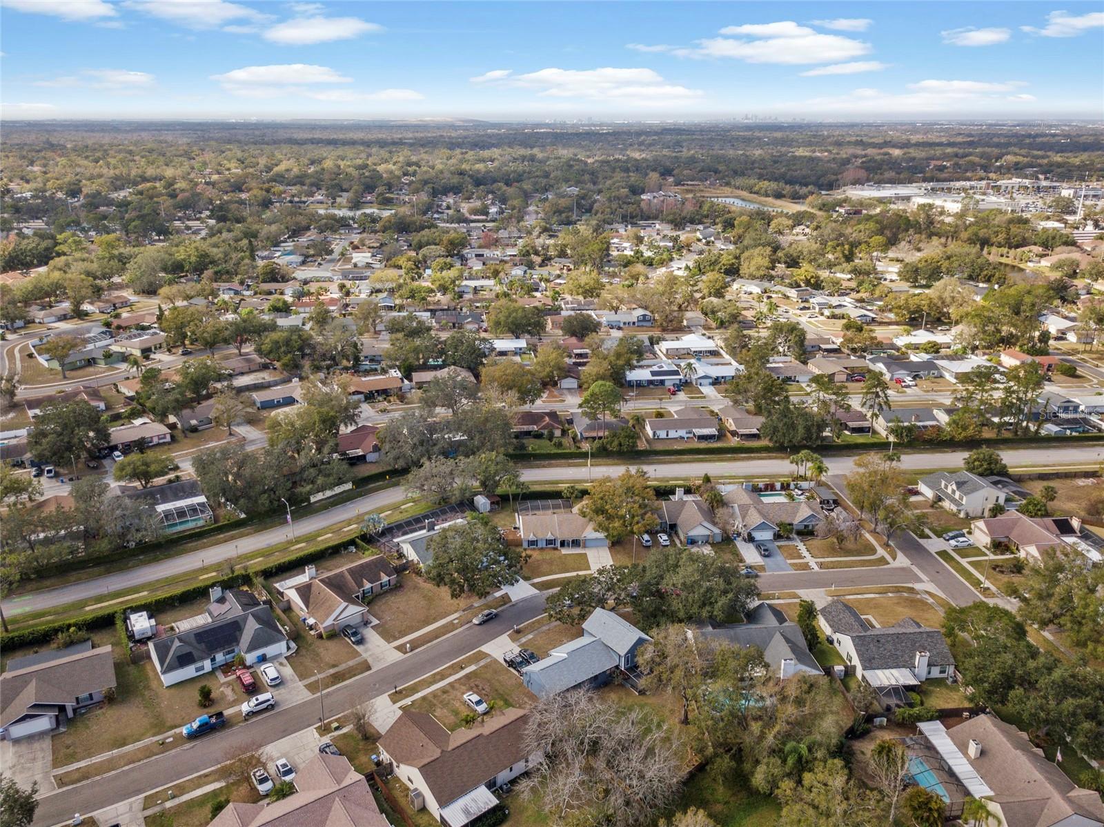 Listing photo id 17 for 1305 Peachfield Drive