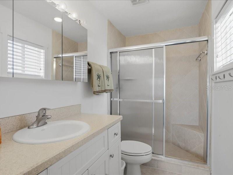 Image 16 of 46 For 8911 Midnight Pass Road 208