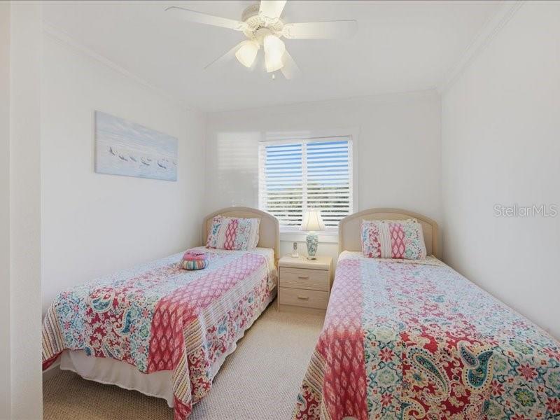 Image 21 of 46 For 8911 Midnight Pass Road 208