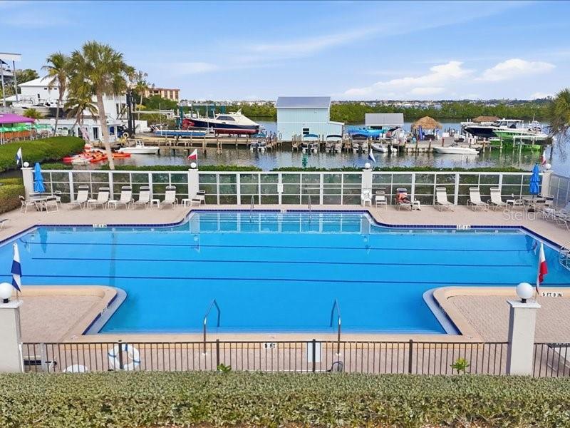 Image 34 of 46 For 8911 Midnight Pass Road 208