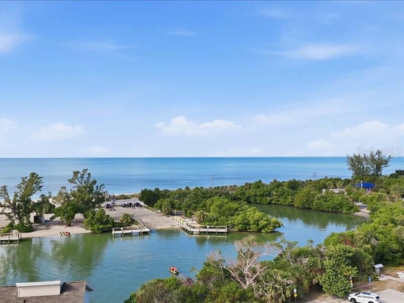 Image 37 of 46 For 8911 Midnight Pass Road 208