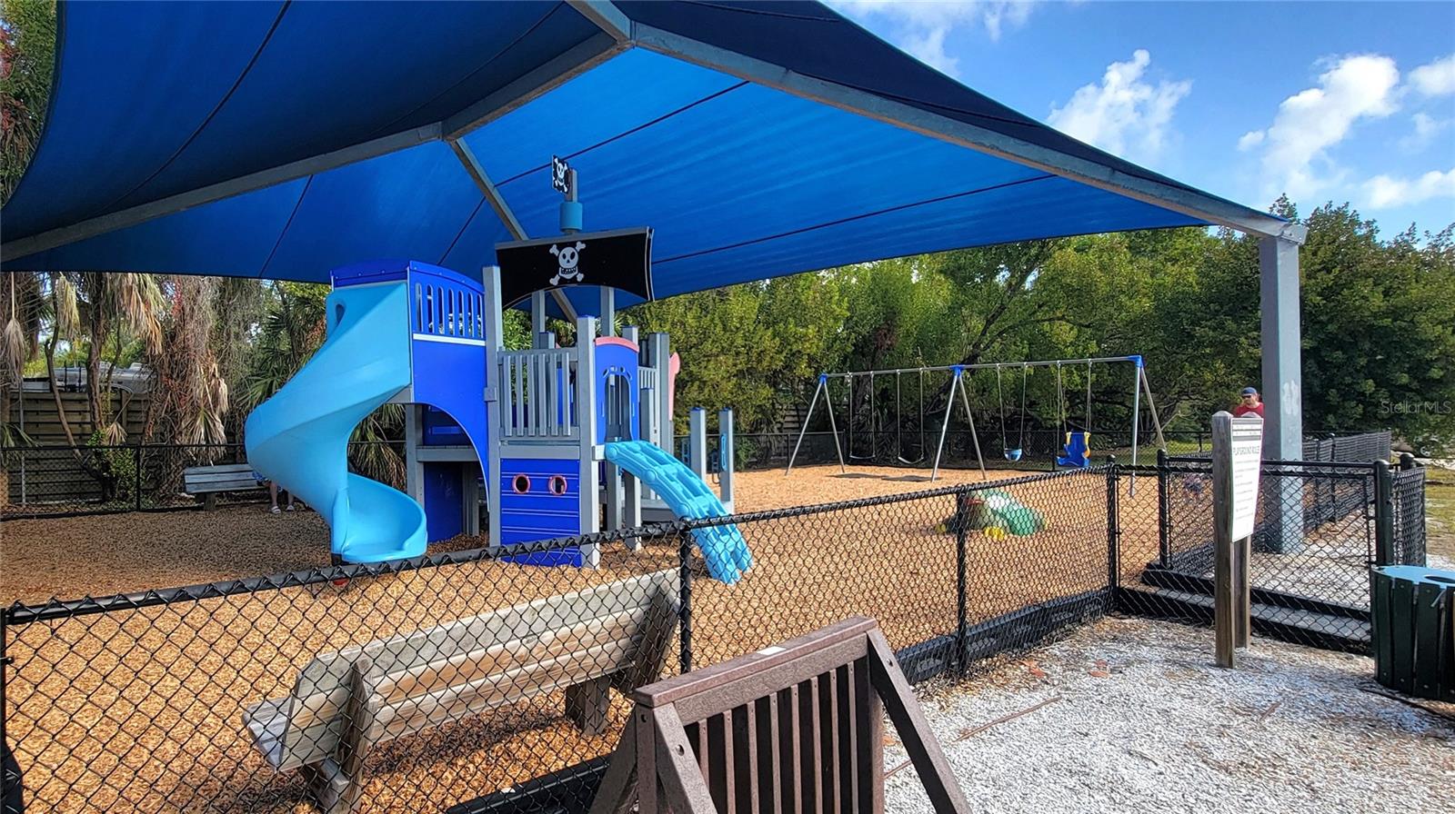 Image 44 of 46 For 8911 Midnight Pass Road 208