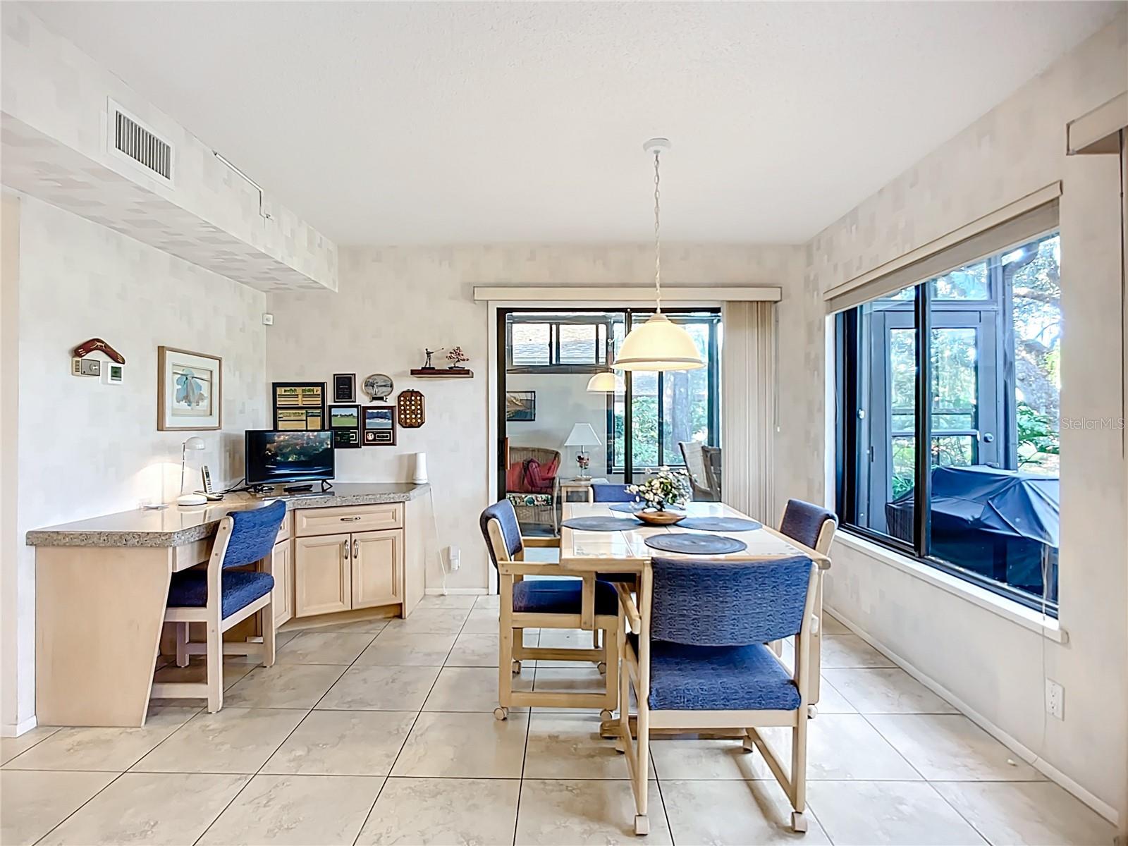 Image 13 of 52 For 4683 Oak Hollow Drive 3