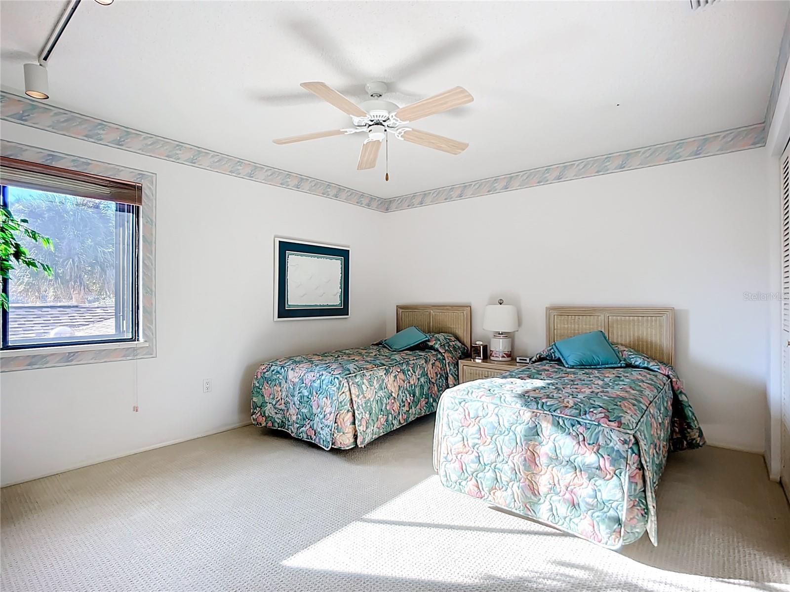 Image 15 of 52 For 4683 Oak Hollow Drive 3