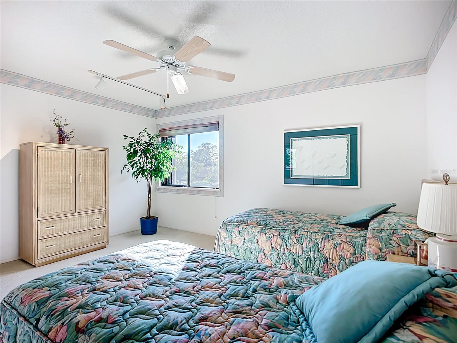 Image 16 of 52 For 4683 Oak Hollow Drive 3