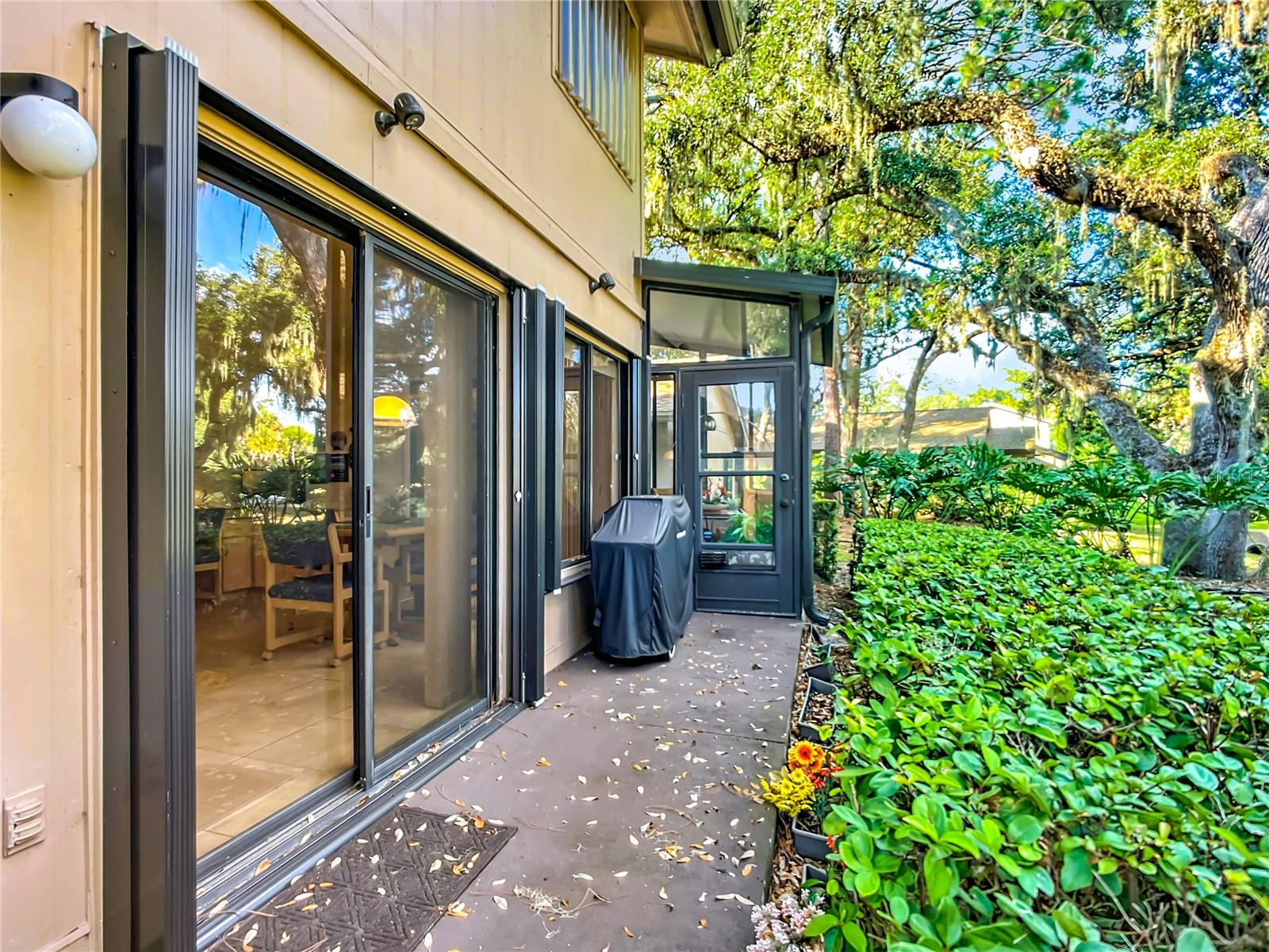 Image 36 of 52 For 4683 Oak Hollow Drive 3