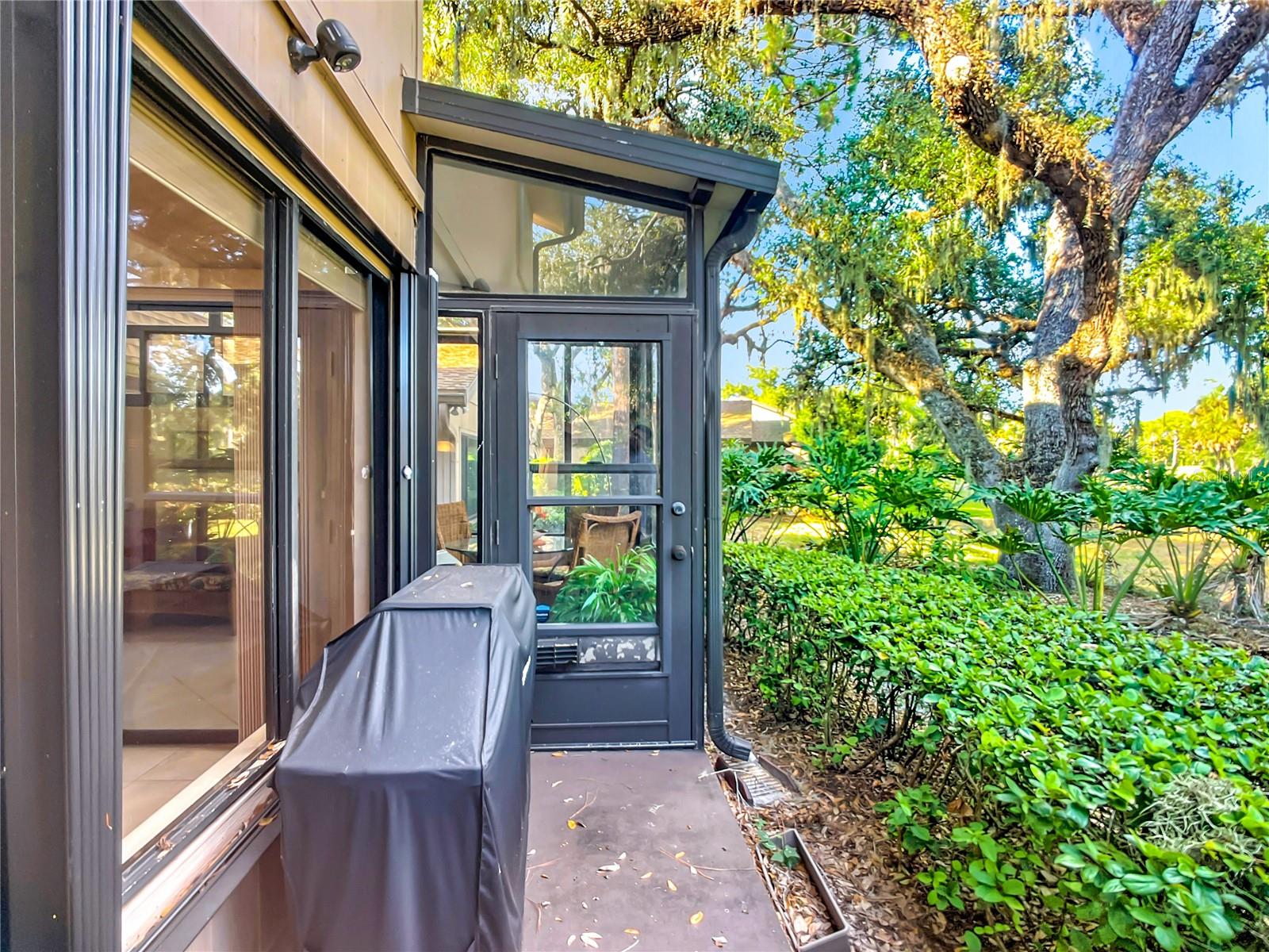 Image 37 of 52 For 4683 Oak Hollow Drive 3