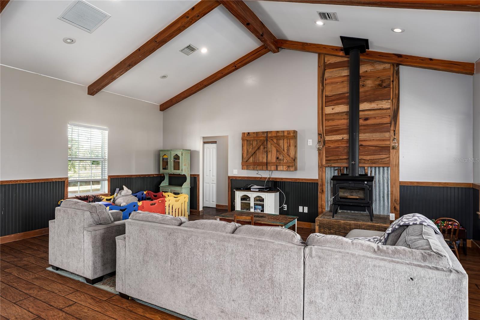 Image 9 of 47 For 10619 Bud Rhoden Road