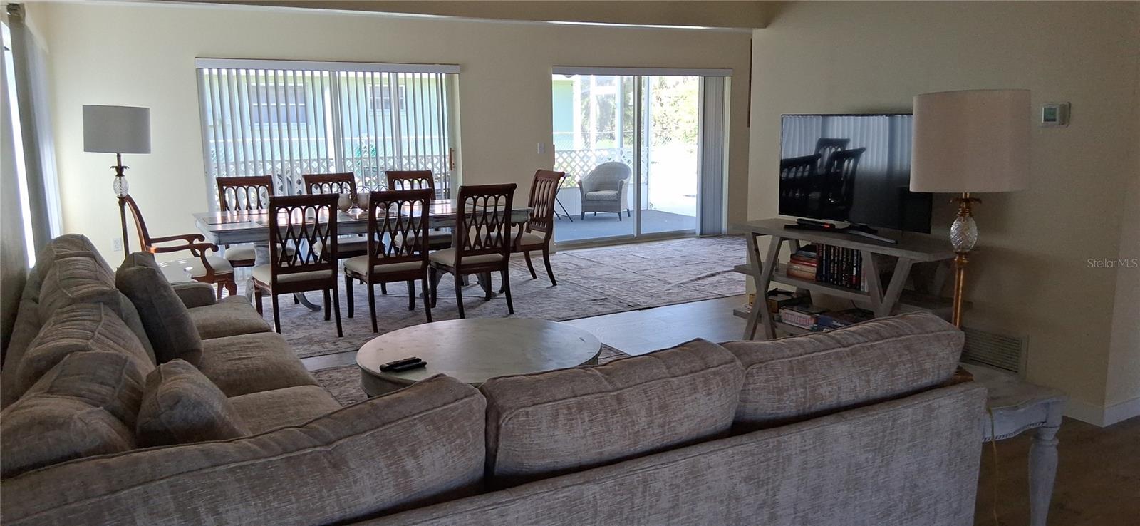 Image 12 of 34 For 441 Rubens Drive E