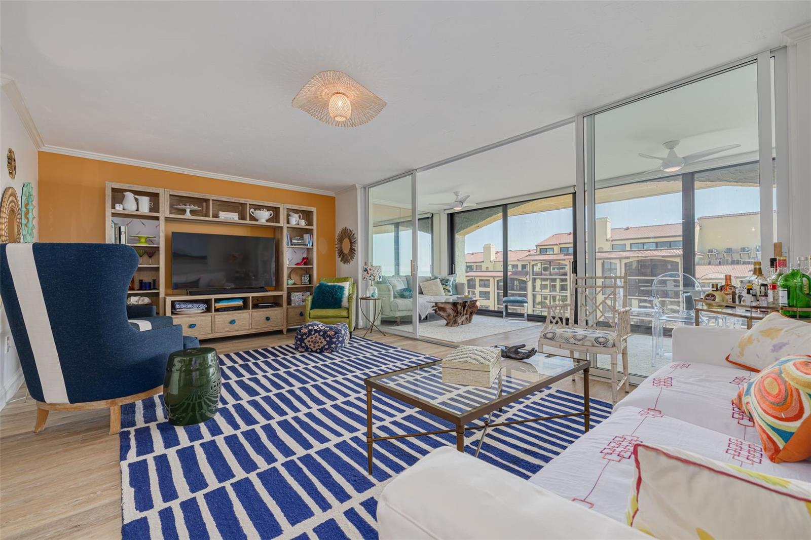 Image 10 of 69 For 8710 Midnight Pass Road 501b