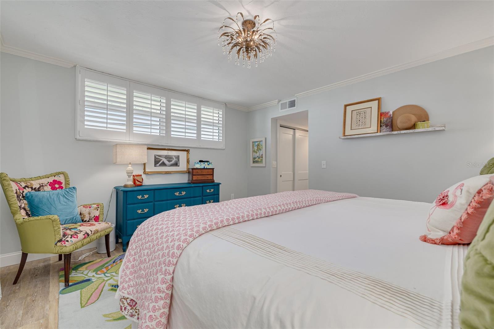 Image 18 of 69 For 8710 Midnight Pass Road 501b